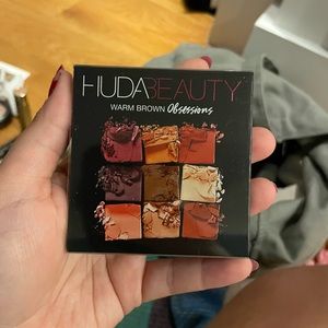Huda Beauty Brown Obsessions Palette
